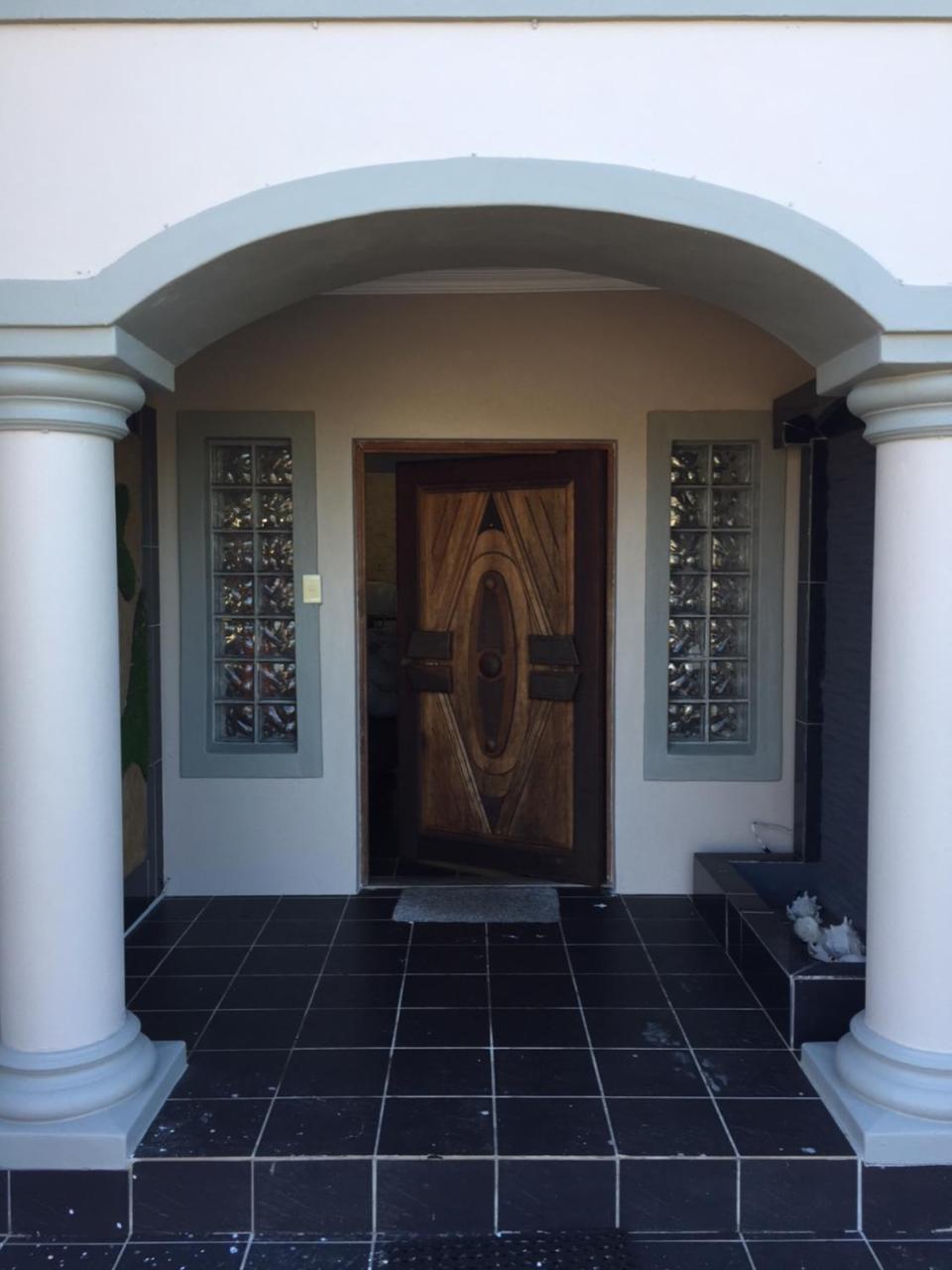 Pearl Oyster Guesthouse St Francis Bay Exterior photo